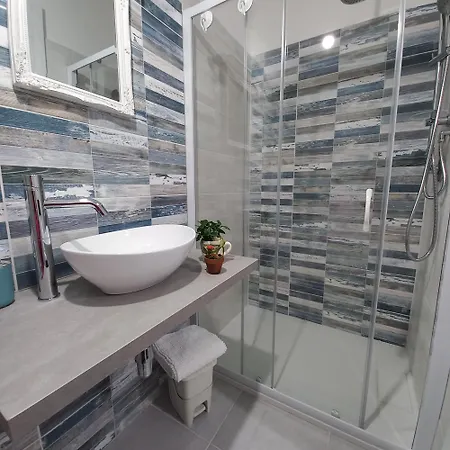 Windwow - Your Flat In *